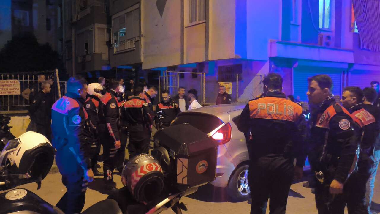 Gece vakti komşu kavgası! 2 kişi pompalı tüfekle vuruldu 4